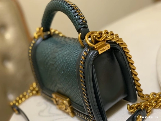 First Bag Ru BOY BAG CHANEL 20CM 0714